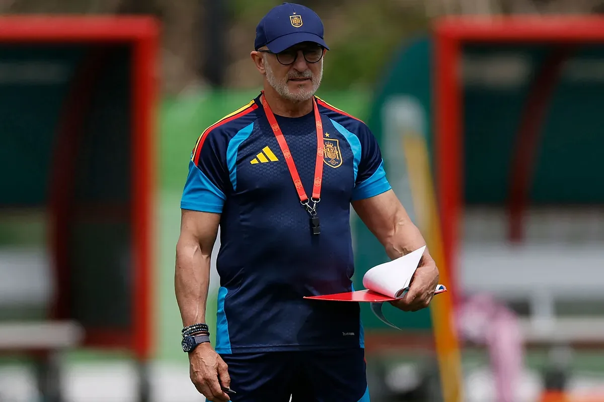 España busca asegurar el primer puesto del grupo ante Uruguay en Guadalajara