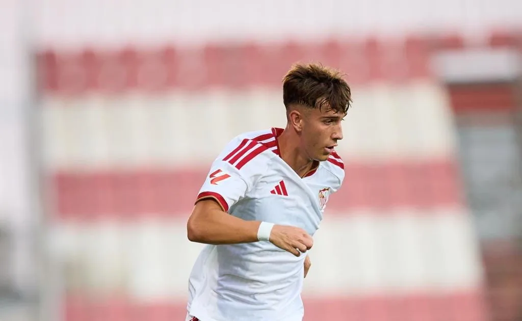 Sevilla: Miguel Sierra destaca en pretemporada y apunta al debut liguero