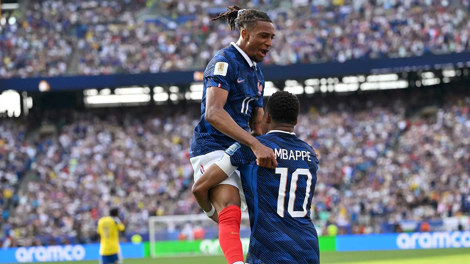 Francia avanza con solidez en el Mundial y Olise destaca