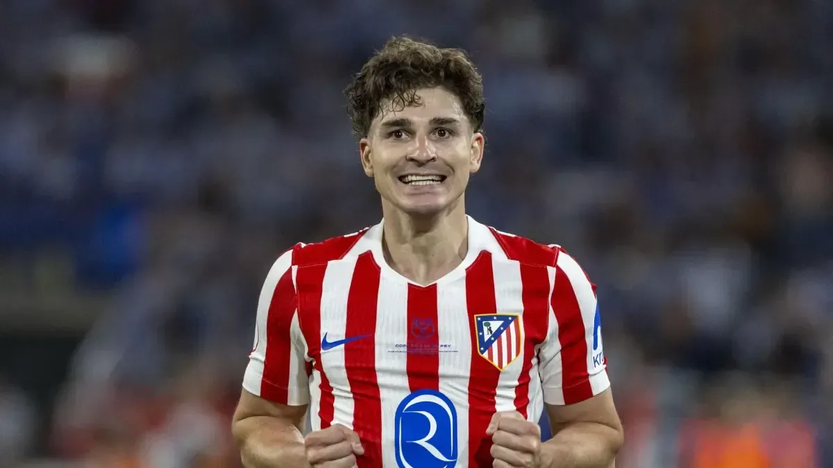El Barcelona explora alternativas para el ataque mientras la situación de Julián Álvarez se define