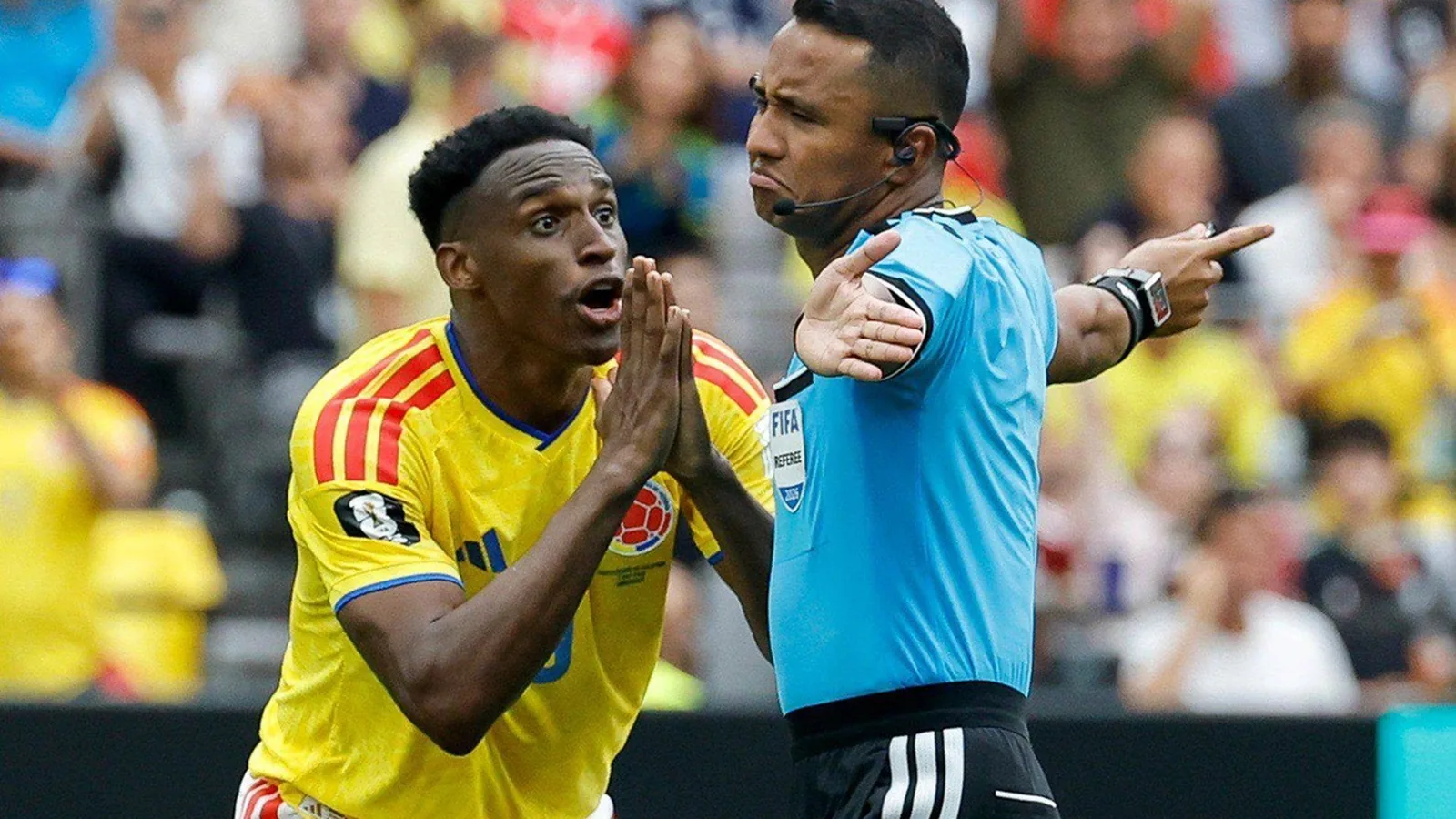 Árbitro salvadoreño Iván Barton dirigirá la semifinal entre Francia y España