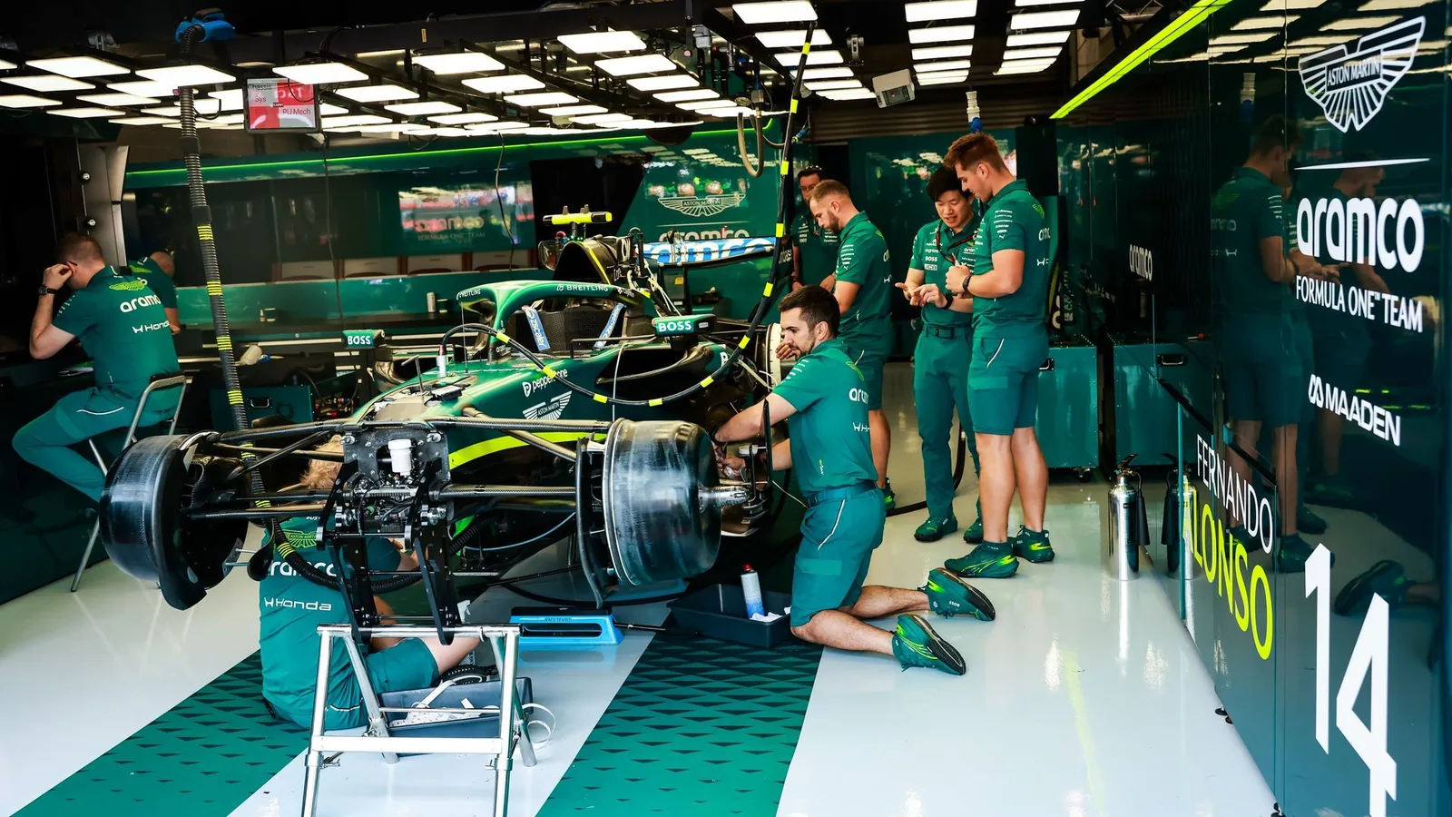 Fórmula 1 de luto por el fallecimiento de Mick Fern, ‘Biscuit’, técnico de Aston Martin