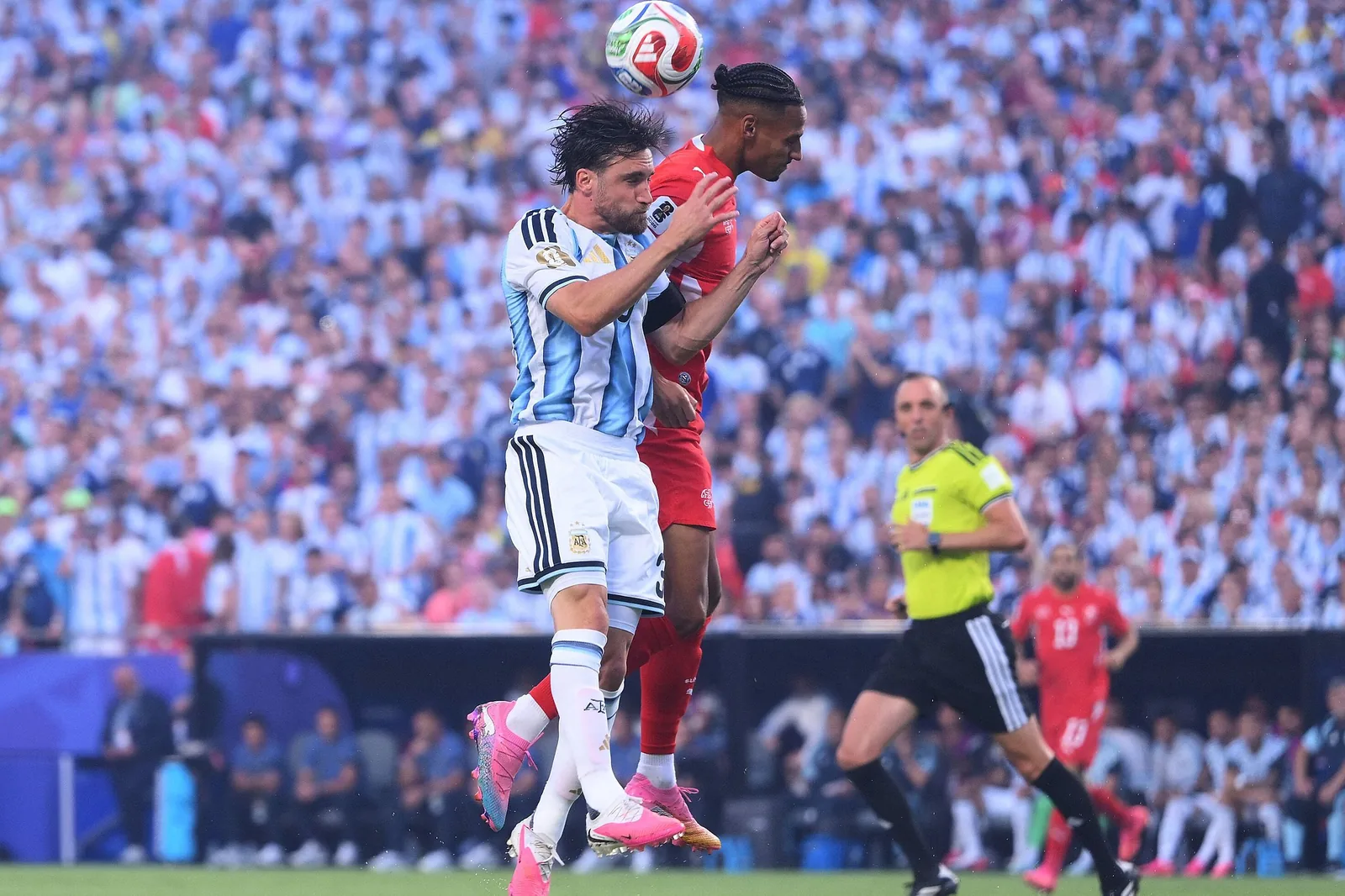 Argentina avanza a semifinales tras vencer a Suiza