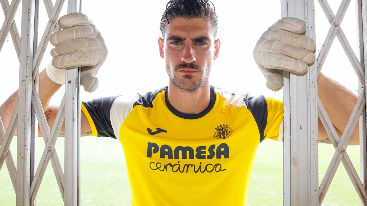 Betis agita su portería con la salida de Pau López y la llegada de Diego Conde