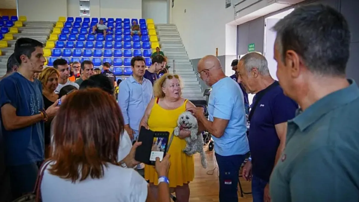 Las Rozas: Luis de la Fuente visita a desalojados por incendios y RFEF ofrece apoyo