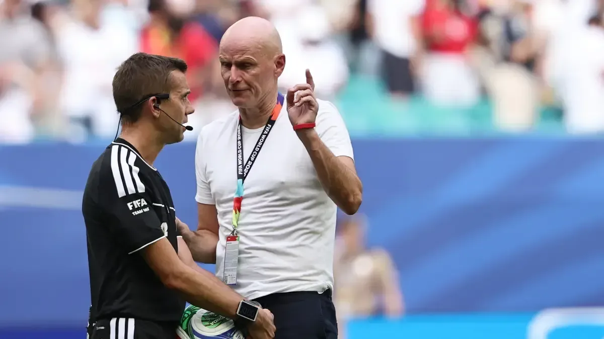 Alfie Haaland critica el arbitraje tras el Noruega-Inglaterra