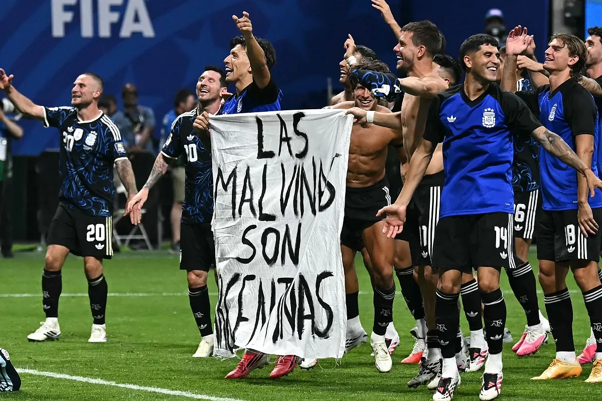 Argentina se enfrenta a posible investigación de la FIFA tras exhibir pancarta de las Malvinas