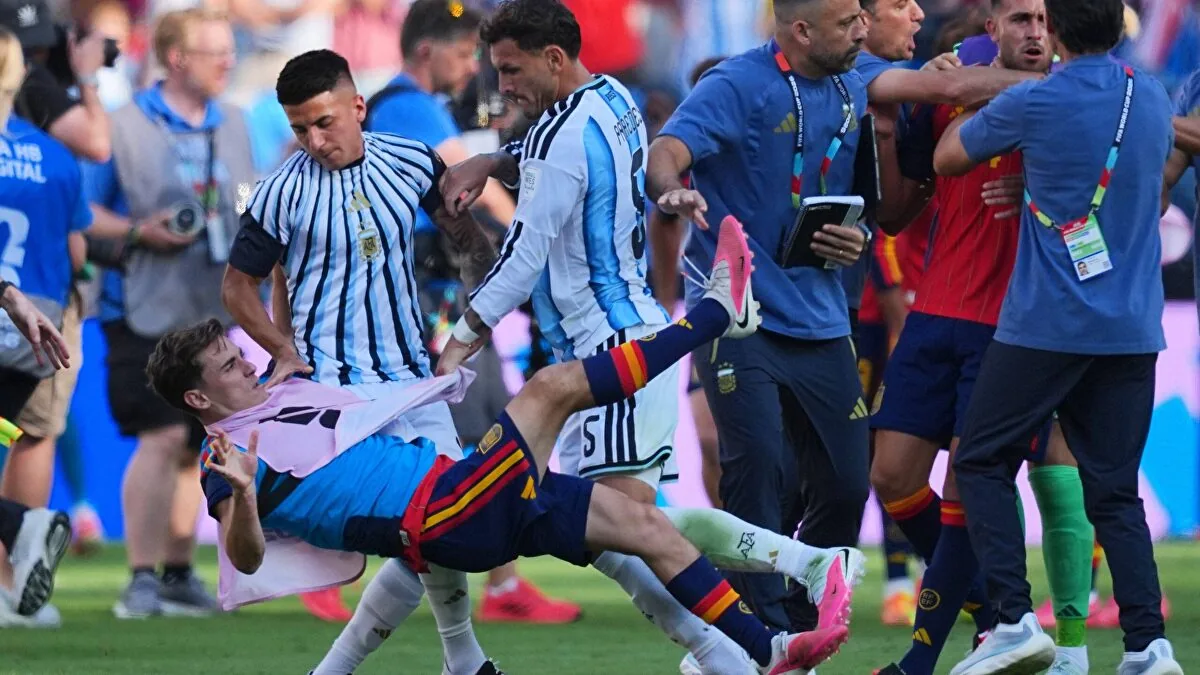 FIFA abre investigación a jugadores y AFA tras incidentes en la final del Mundial