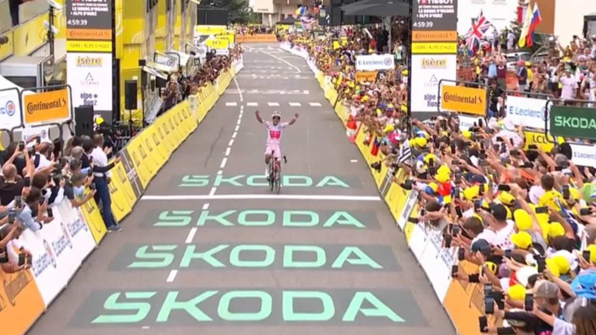Alpe d’Huez: Richard Carapaz gana la etapa, Pogacar asegura el podio para Del Toro