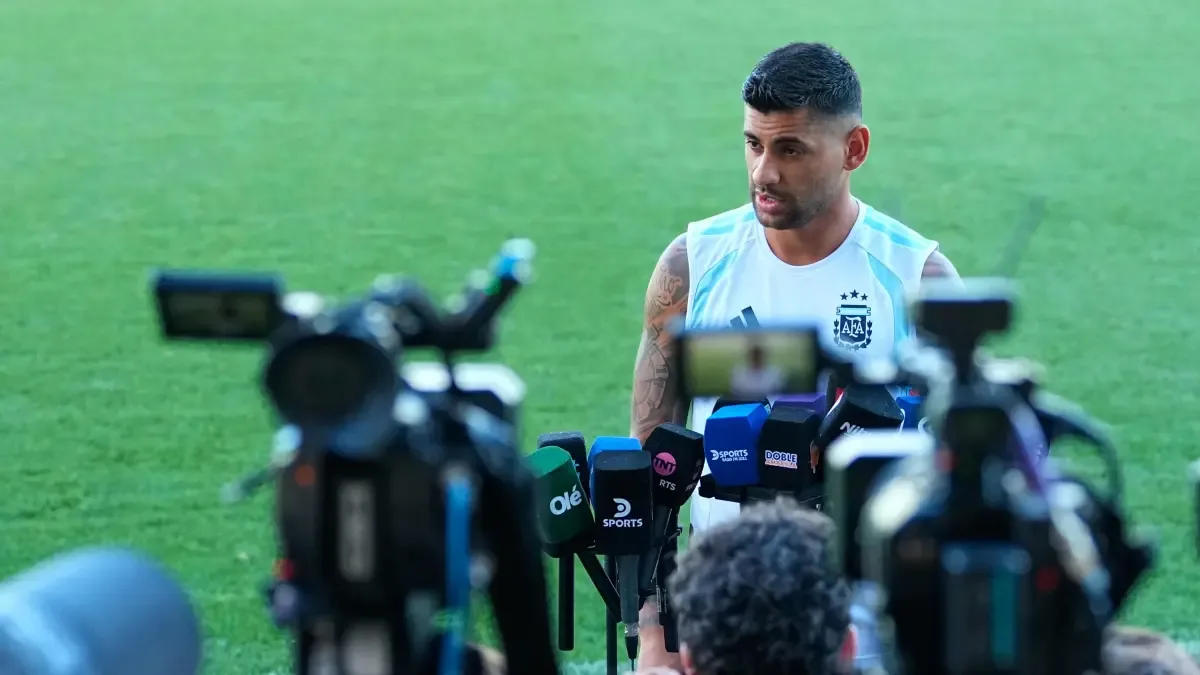 Gary Neville responde a las críticas tras sus comentarios sobre la defensa argentina