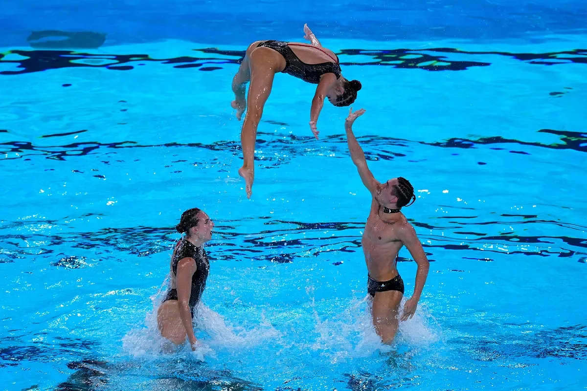 París: España logra plata en rutina acrobática y muestra nivel en natación artística