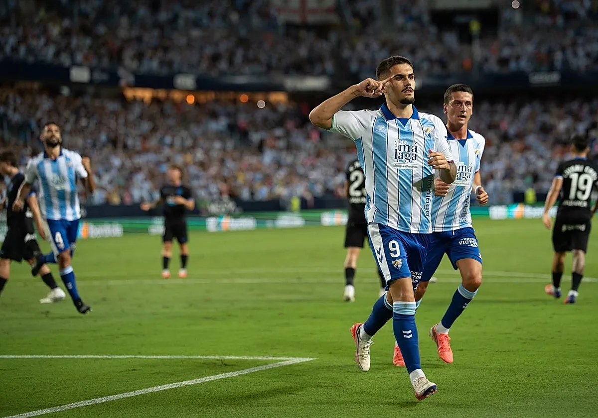 Málaga y Deportivo empatan en un vibrante encuentro en La Rosaleda