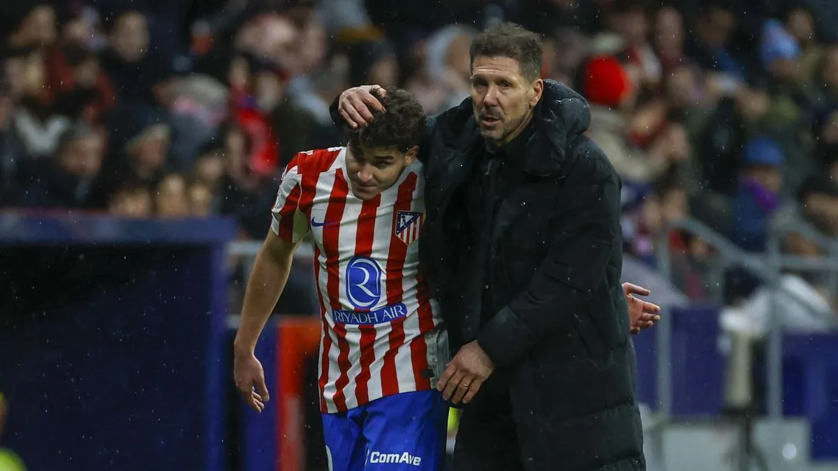 Simeone confirma que Julián Álvarez no jugará el debut liguero del Atlético